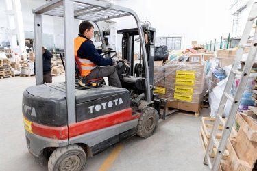 Фото 3 — Украина за три недели получила около 150 тысяч тонн гуманитарной помощи (ФОТО)