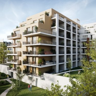 Фото 2 — Там, где не достанут российские ракеты. Украинские девелоперы начали больше строить в Европе и Азии