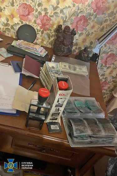 Фото 6 — За "услуги" просили до $9 тыс.: СБУ ликвидировала 5 новых схем для выезда военнообязанных за границу (ФОТО)