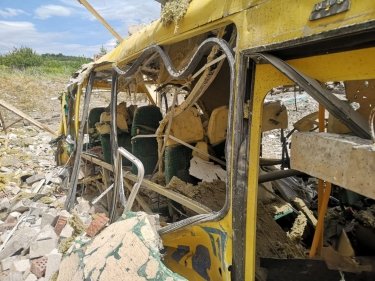Фото 8 — Россияне применили кассетные боеприпасы по Гродовской общине, в Торецке обстреляли школу - Донецкая ОВА
