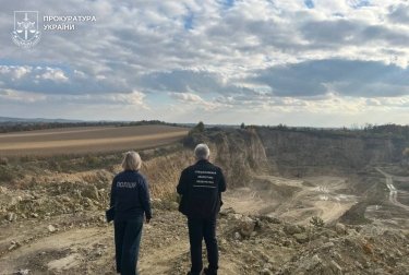 Фото 6 — На Хмельниччині директор кар’єра незаконно видобув вапняку на сотні мільйонів