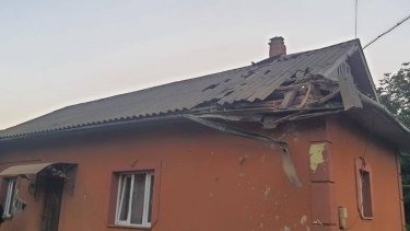 Фото 2 — Обломки ракеты повредили жилой дом в Ивано-Франковской области (ФОТО)