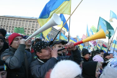 Фото 6 — Организаторы митинга на Майдане собрали 3% людей от запланированного (ФОТО)