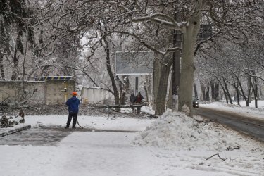 Фото 34 — На юге Украины из-за снега закрыли дороги, фуры не пускают даже в Киев (ФОТО, ВИДЕО)