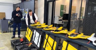 Фото 3 — Дни независимости: как украинские айтишники мобилизовали на защиту Украины Роланда Эммериха и мать Илона Маска