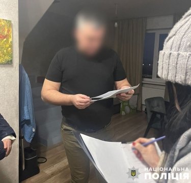 Фото 3 — В Киеве вагоноремонтный завод поймали на закупке неработающего освещения для электричек (ФОТО)