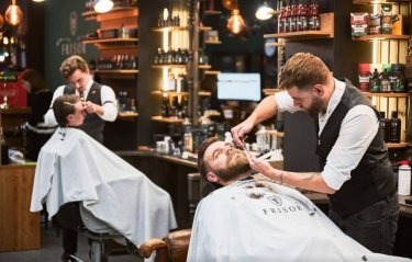 Фото 5 — Від окопів до барбершопів: як військовий Руслан Колішенко звільняв українські міста й не зупинив свій бізнес під час війни