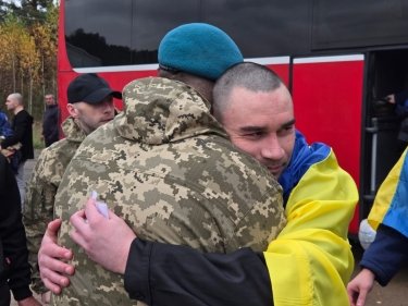 Фото 2 — Україна повернула з полону 270 людей: серед них п’ятеро, яких вважали загиблими в Оленівці