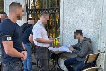 Фото 2 — Депутатам Киевсовета вручили подозрения в уклонении от военной службы