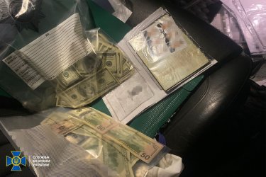 Фото 3 — В Полтавской области задержали чиновника военкомата, который за взятки помогал мужчинам уклоняться от службы в армии