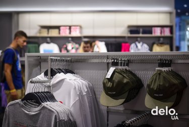 Фото 61 — Первый пошел: как флагманский магазин H&M в Lavina Mall открывали — фото