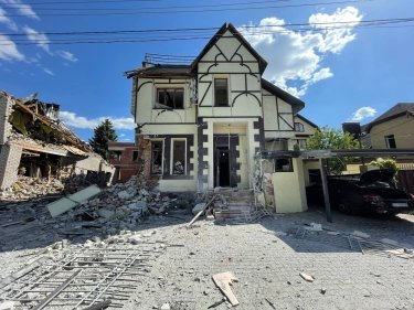Фото 4 — Окупанти пошкодили об'єкти "Укренерго" на Сумщині і Харківщині, а сам Харків обстріляли КАБами: як пройшла доба у регіонах