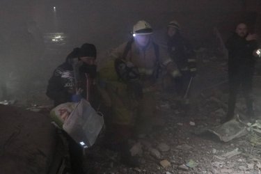 Фото 15 — В Днепре россияне ударили ракетой по многоэтажке - разрушили один подъезд, 12 человек погибли