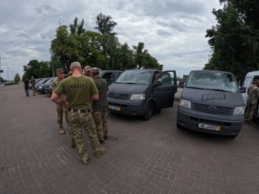 Фото 5 — ВСУ при содействии Генштаба получили от благотворительного фонда MK Foundation 10 автомобилей для выполнения боевых задач