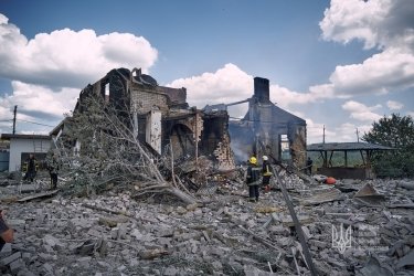 Фото 6 — Ракетный обстрел окраины Краматорска: уничтожены два дома, есть погибший и раненые (ФОТО, ВИДЕО)