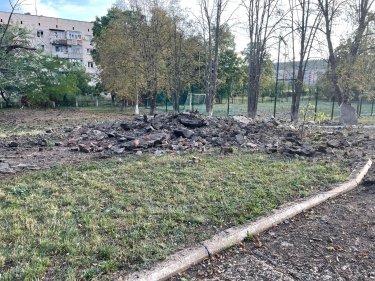 Фото 2 — Обстрел Донецкой области: россияне разрушили дома и подожгли лесополосу