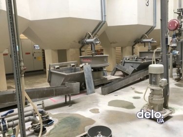 Фото 4 — Производство осуществляют роботы: Эпицентр открыл под Киевом завод по изготовлению плитки