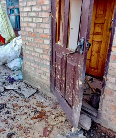 Фото 4 — Оккупанты уже пять раз обстреляли Никопольский район 4 декабря, есть погибший - ОВА