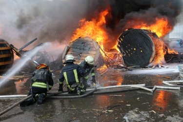 Фото 5 — РФ обстріляла з РСЗО чотири підприємства Харкова, зокрема кабельний завод: є поранені (ФОТО, ВІДЕО)