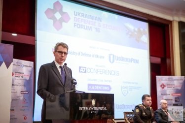 Фото 2 — Пайетт: Борьба с коррупцией в Украине — это критический элемент победы в войне с Россией