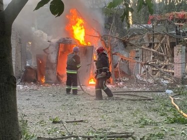 Фото 18 — Армия РФ нанесла ракетный удар по Запорожью: разрушен храм ПЦУ, есть погибшие (ФОТО, ВИДЕО)