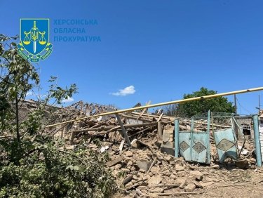 Фото 11 — Российские войска разбомбили музыкальную школу в Херсонской области (ФОТО)