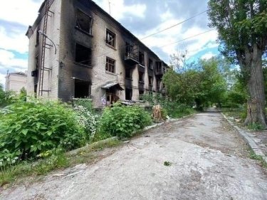 Фото 7 — Оккупанты продолжают масштабные обстрелы Луганщины: повреждены еще десятки домов, в Северодонецке погибли люди