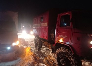 Фото 92 — На юге Украины из-за снега закрыли дороги, фуры не пускают даже в Киев (ФОТО, ВИДЕО)