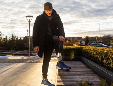Фото 2 — В Естонії першим двом українцям безкоштовно зробили біонічні протези ніг (ФОТО)