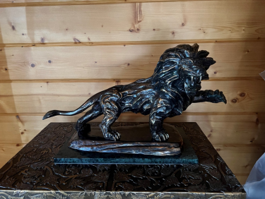 Фото 2 — АРМА готує до продажу ювелірні вироби та антикваріат, що належали Медведчуку