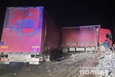 Фото 2 — В Полтавской области столкнулись две фуры: водители погибли (ФОТО)