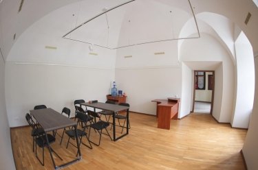 Фото 3 — В Андріївській церкві облаштували укриття та "Пункт незламності" (ФОТО)