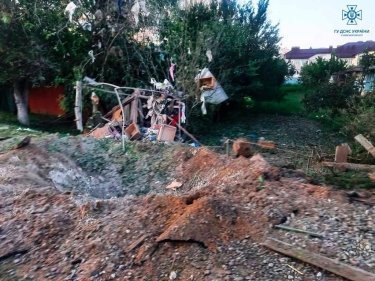 Фото 4 — Ночная атака на Киевщину: повреждены 12 частных домов и многоэтажка