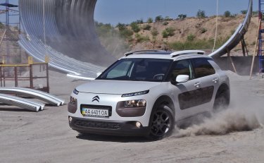 Фото 11 — Тест-драйв Citroen Cactus: Любить нельзя ненавидеть