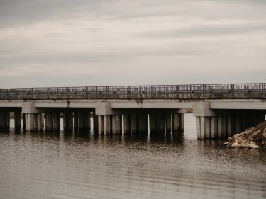 Фото 4 — В Николаевской области восстановили мост через реку Ингулец, который был разрушен во время войны (ФОТО)