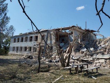 Фото 6 — Российские войска разбомбили музыкальную школу в Херсонской области (ФОТО)