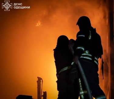 Фото 5 — Атака дронів на Одесу: сотні будинків залишилися без тепла і світла, є постраждалі (ФОТО, ВІДЕО)