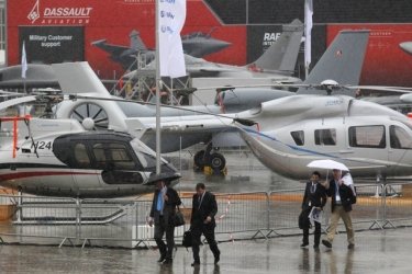 Фото 10 — В Ле Бурже открылся 49 аэрокосмический салон Paris Air Show 2011