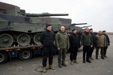 Фото 2 — Зеленский подтвердил, что Украина уже получила первые танки Leopard (ФОТО)