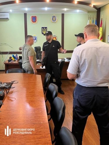 Фото 3 — В Одессе тюремного чиновника поймали на взятке от бизнеса за обустройство в колонии солнечной электростанции (ФОТО)