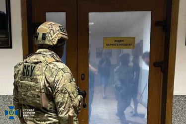 Фото 4 — СБУ и ГБР разоблачили наркогруппировку, действовавшую в Днепре под "крышей" райуправления полиции (ФОТО)