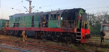 Фото 2 — Росія атакувала залізницю дронами: пошкоджено локомотиви та рухомий склад (ФОТО)