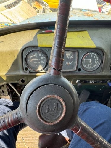 Фото 3 — "Укрпочта" продала на аукционе подержанные авто: цена выросла на 60%