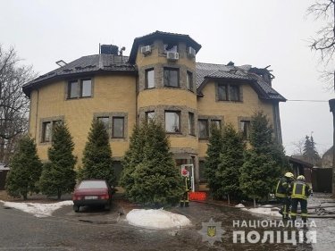 Фото 6 — В Киеве горел частный дом престарелых с 80 людьми внутри (ФОТО)
