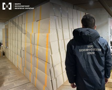 Фото 23 — СБУ по БЭБ обыскали производства контрафактных сигарет в двух областях: что нашли и как выглядят цеха (ФОТО)