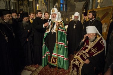 Фото 7 — Кирилл снял крест: в Печерскую Лавру привезен крест Андрея Первозванного (ФОТО)