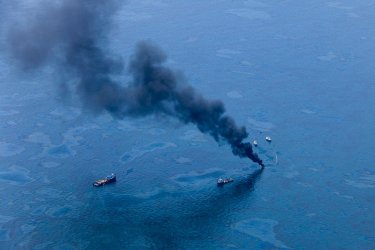 Фото 4 — Названы причины аварии на нефтяной вышке BP в Мексиканском заливе