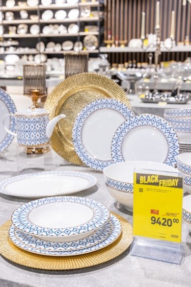 Фото 13 — Black Friday в Епіцентрі: знижки до -70% і п’ять мільйонерів