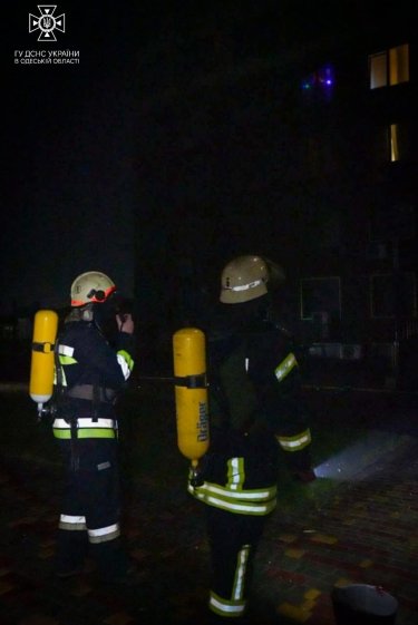 Фото 7 — Атака дронов в новогоднюю ночь: в Одессе погиб подросток, во Львове дотла сгорел музей Шухевича (ФОТО, ВИДЕО)