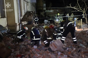 Фото 4 — Оккупанты нанесли ракетный удар по Харькову: частично разрушен дом, есть жертва (ФОТО)